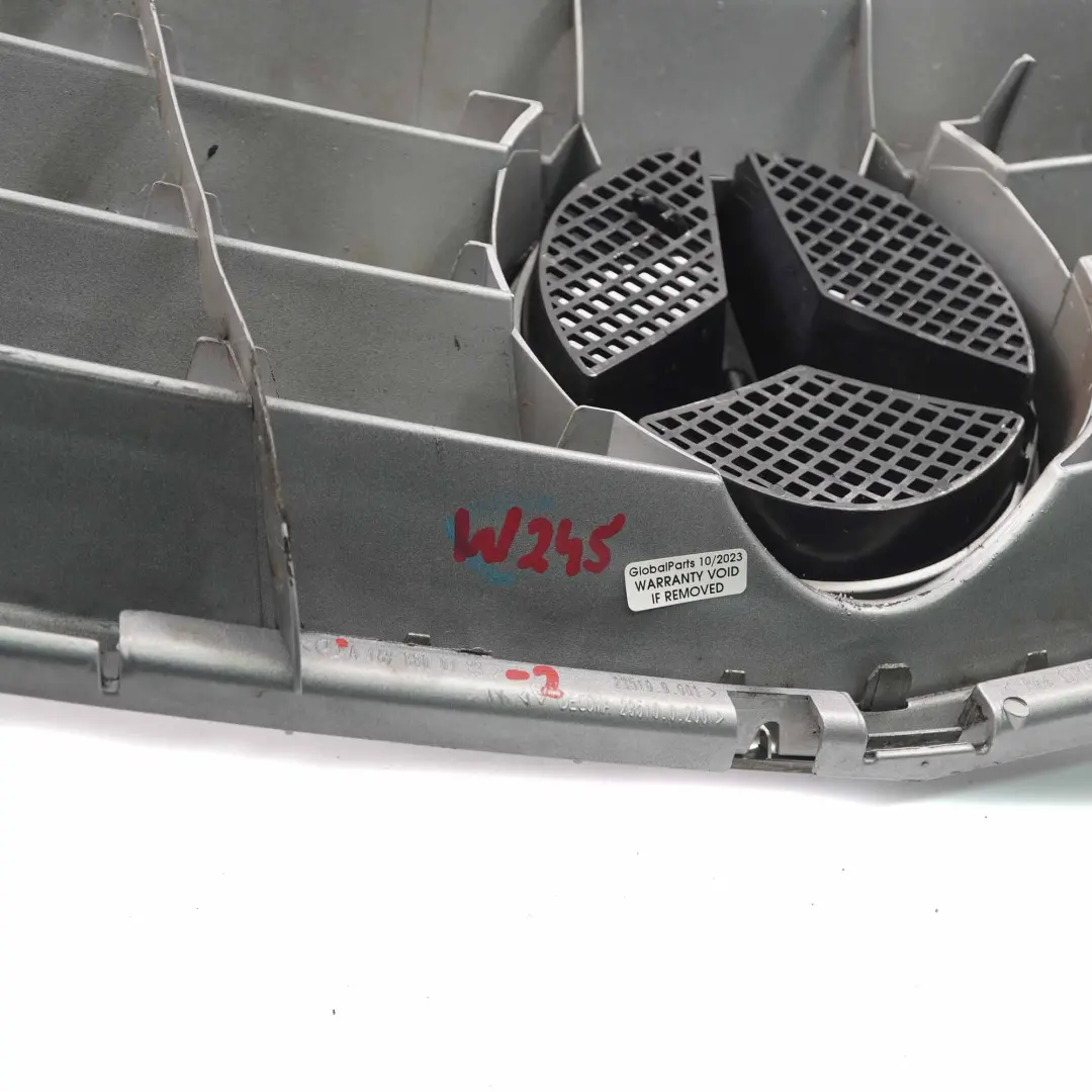 Grill Atrapa Zderzaka Przód Srebrna do Mercedes W245 o numerze A1698800783 Mercedes W245 Grill Atrapa Zderzaka Przód Srebrna - SKU A1698800783-2 - Numer Części A1698800783
