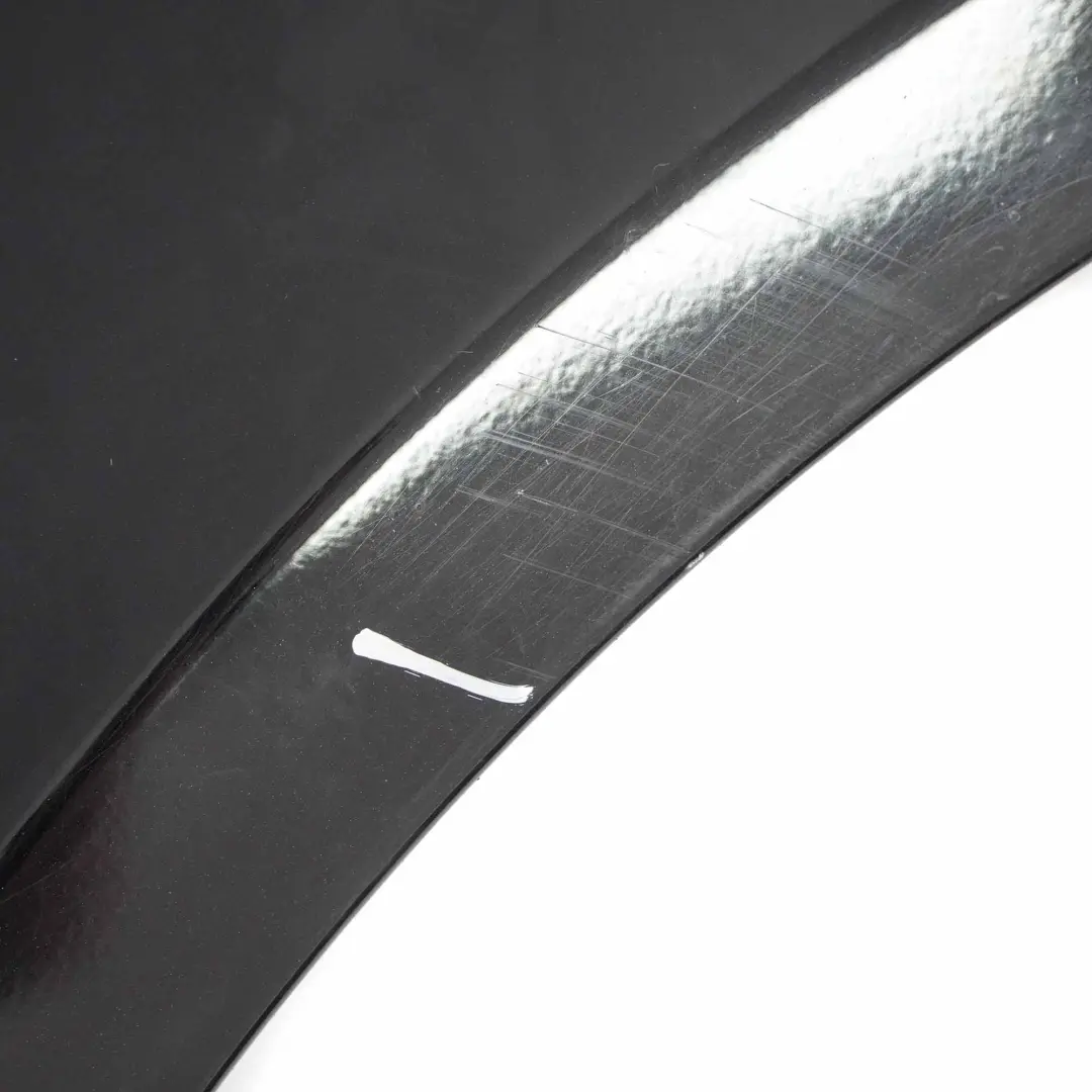 Guardabarros Lateral Izquierdo Negro Cósmico Metalizado - 191 para Mercedes W245 con número de pieza A1698800718 Mercedes W245 Guardabarros Lateral Izquierdo Negro Cósmico Metalizado - 191 - SKU A1698800918-KB1 - Número de pieza A1698800718