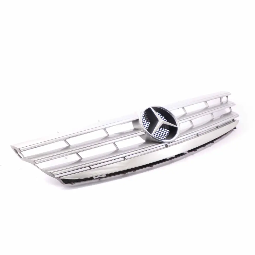 Capot Avant Radiateur Pare-chocs Grille Panneau Chromé pour Mercedes W169 à propos du numéro de pièce A1698800983 Mercedes W169 Capot Avant Radiateur Pare-chocs Grille Panneau Chromé - SKU A1698800983 - Numéro de pièce A1698800983
