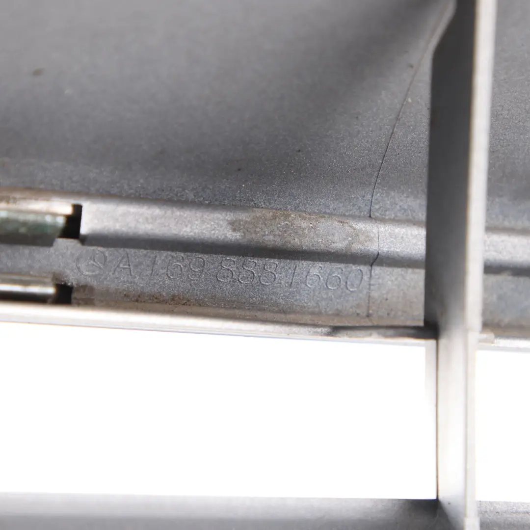 Capo Delantero Capo Radiador Rejilla Viga Embellecedor Plata Cromo para Mercedes W245 con número de pieza A1698802183 Mercedes W245 Capo Delantero Capo Radiador Rejilla Viga Embellecedor Plata Cromo - SKU A1698802183 - Número de pieza A1698802183