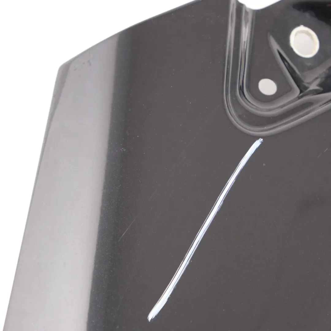 Seitenwand vorne links Kotflügelabdeckung Kosmos Schwarz - 191 für Mercedes W169 mit Teilenummer A1698810101 Mercedes W169 Seitenwand vorne links Kotflügelabdeckung Kosmos Schwarz - 191 - SKU A1698810101-KB1 - Teilenummer A1698810101