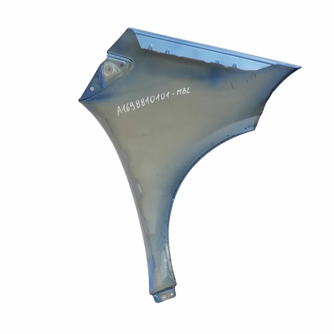 Panneau latéral Aile avant gauche Mistral Blue Metallic - 955 pour Mercedes W169 à propos du numéro de pièce A1698810101 Mercedes W169 Panneau latéral Aile avant gauche Mistral Blue Metallic - 955 - SKU A1698810101-MBL - Numéro de pièce A1698810101