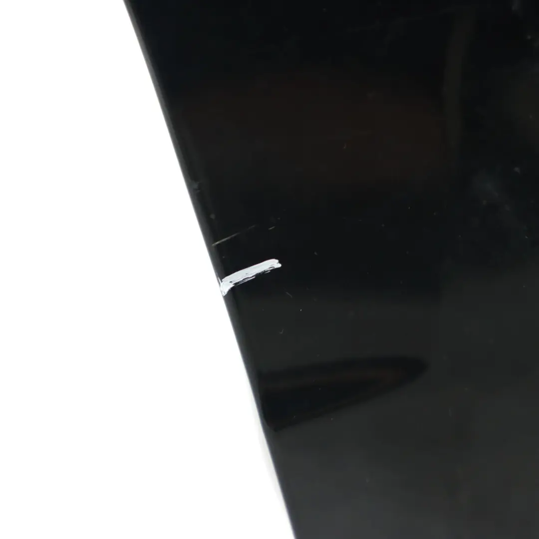 Pannello laterale anteriore destro Copertura Tropical Black - 160 per Mercedes W169 con numero di parte A1698810201 Mercedes W169 Pannello laterale anteriore destro Copertura Tropical Black - 160 - SKU A1698810201-TBL1 - Numero di parte A1698810201