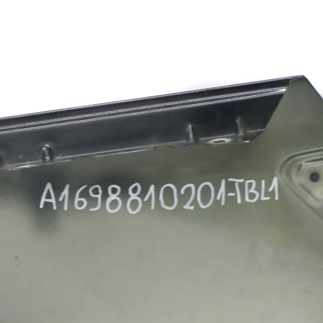 Panel lateral derecho delantero Guardabarros Tropical Black - 160 para Mercedes W169 con número de pieza A1698810201 Mercedes W169 Panel lateral derecho delantero Guardabarros Tropical Black - 160 - SKU A1698810201-TBL1 - Número de pieza A1698810201