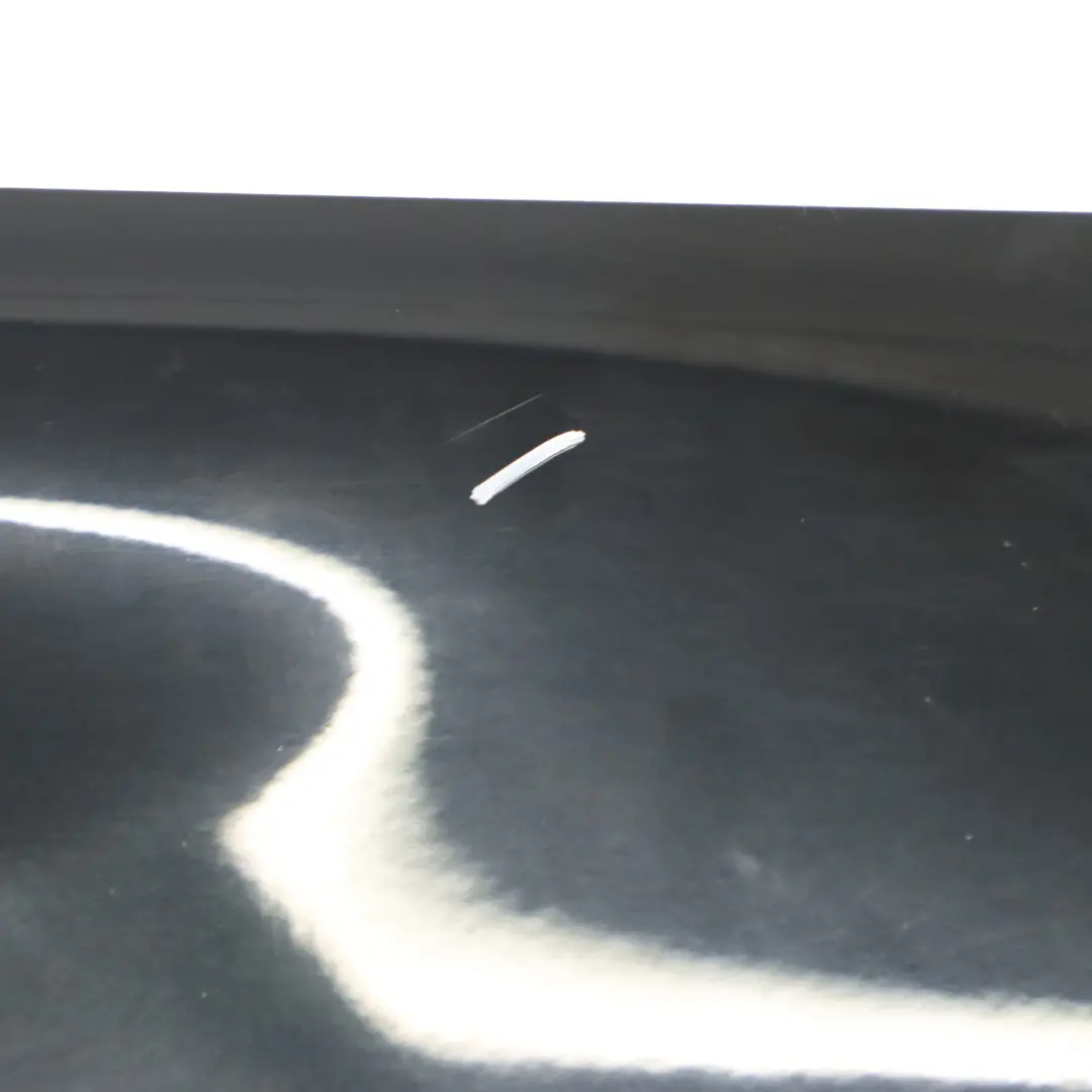 Pannello laterale anteriore destro Copertura Tropical Black - 160 per Mercedes W169 con numero di parte A1698810201 Mercedes W169 Pannello laterale anteriore destro Copertura Tropical Black - 160 - SKU A1698810201-TBL1 - Numero di parte A1698810201