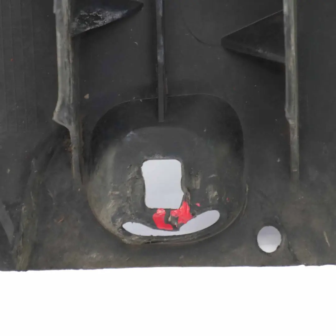 Pare-chocs avant Plaque de protection anti-boue pour Mercedes W245 à propos du numéro de pièce A1698850136 Mercedes W245 Pare-chocs avant Plaque de protection anti-boue - SKU A1698850136-1 - Numéro de pièce A1698850136