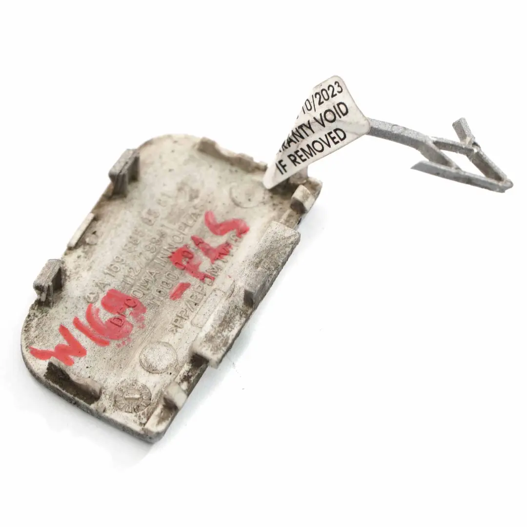 Pare-chocs avant Cache remorquage Argent Polaire - 761 pour Mercedes W169 à propos du numéro de pièce A1698850581 Mercedes W169 Pare-chocs avant Cache remorquage Argent Polaire - 761 - SKU A1698850581-PLS - Numéro de pièce A1698850581