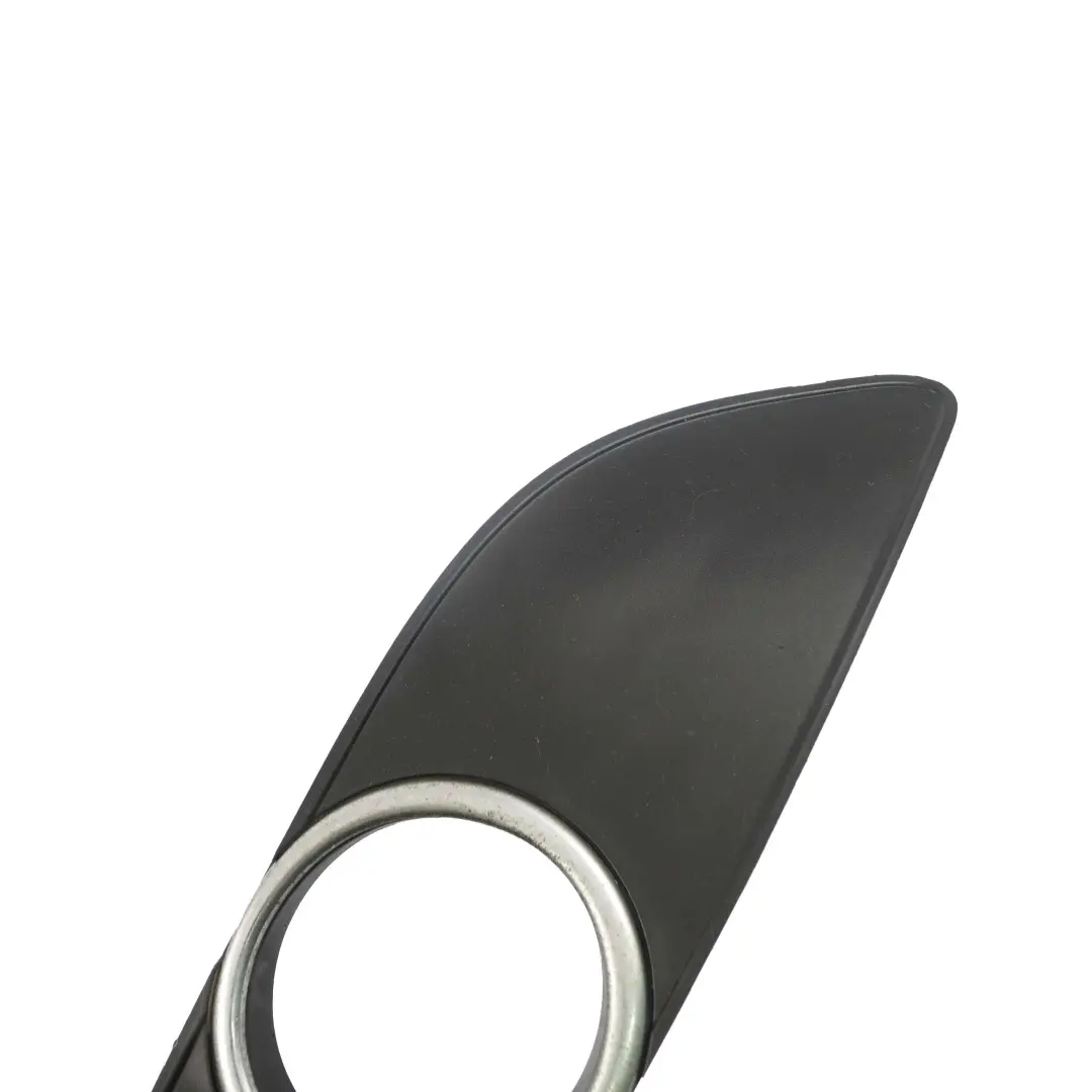 Osłona Atrapa Kratka Halogenu Prawy Przód do Mercedes W245 o numerze A1698851222 Mercedes W245 Osłona Atrapa Kratka Halogenu Prawy Przód - SKU A1698851222-1 - Numer Części A1698851222