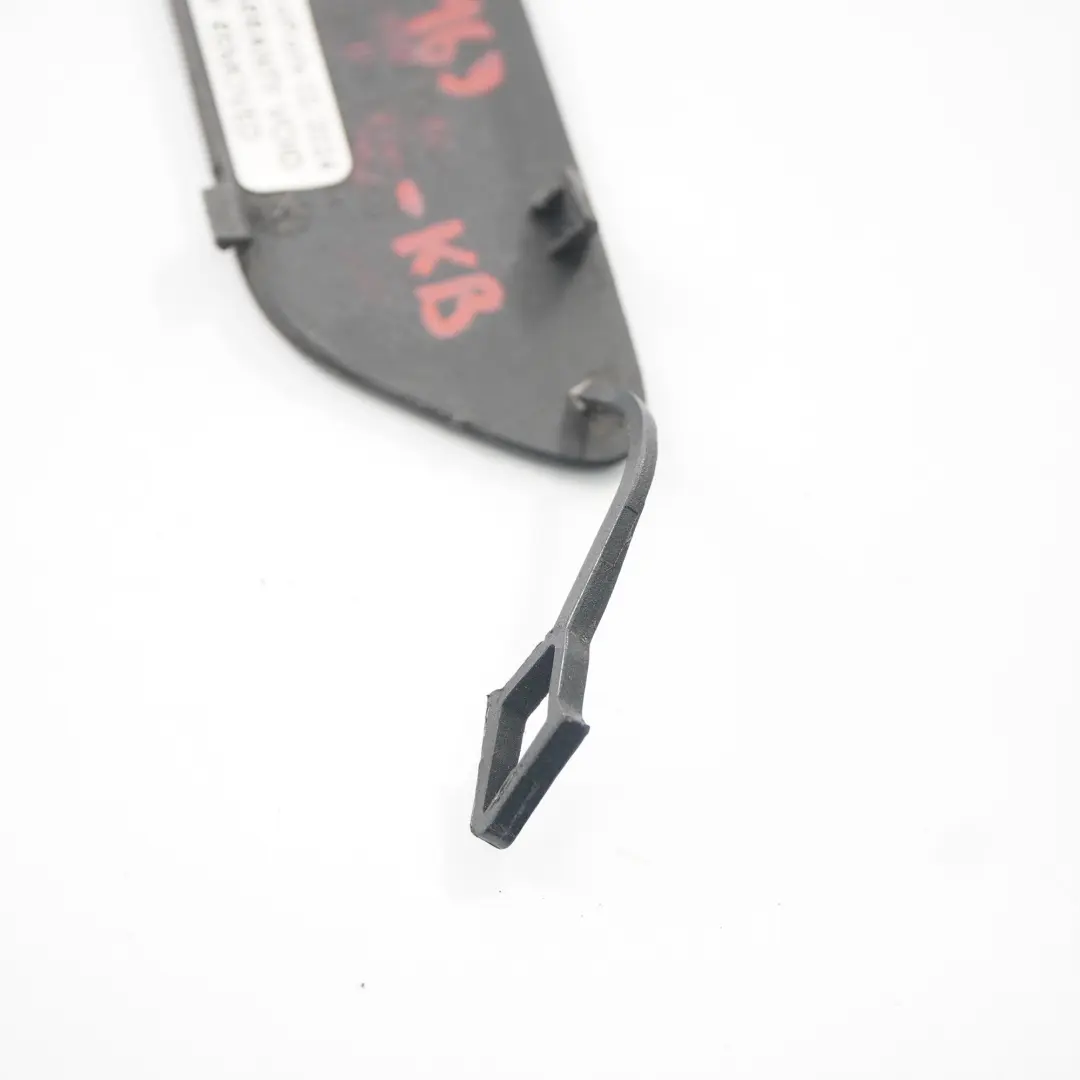 Paraurti anteriore Gancio di traino Cappuccio Kosmos Nero 191 per Mercedes W169 W245 con numero di parte A1698851522 Mercedes W169 W245 Paraurti anteriore Gancio di traino Cappuccio Kosmos Nero 191 - SKU A1698851522-KB - Numero di parte A1698851522