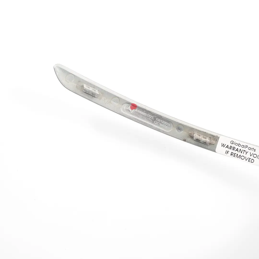 Listwa Zderzaka Lewy Przód Chrom do Mercedes W245 o numerze A1698851721 Mercedes W245 Listwa Zderzaka Lewy Przód Chrom - SKU A1698851721 - Numer Części A1698851721