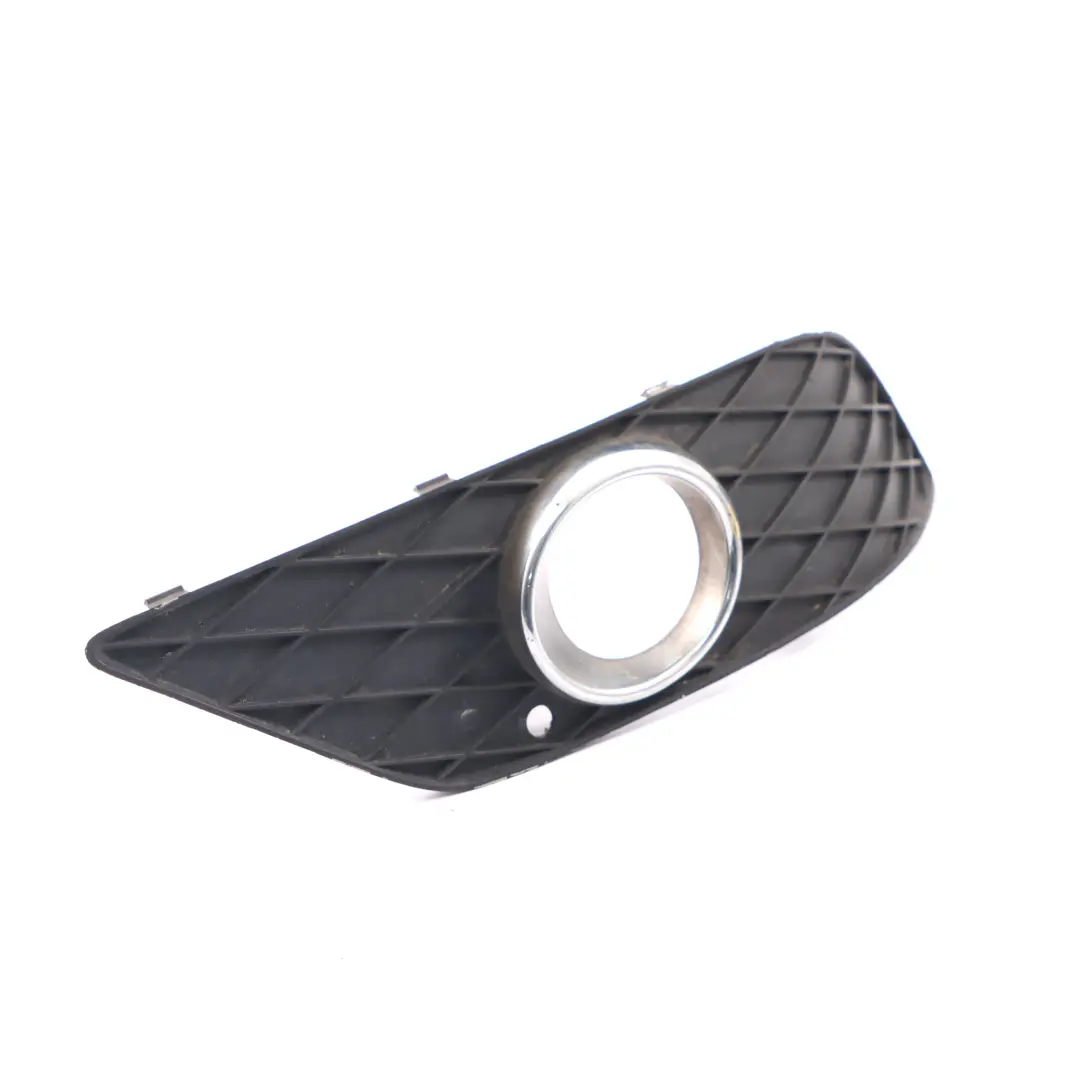 Mercedes W245 Couvercle de feu antibrouillard pare-chocs avant droit - SKU A1698852822-1 - Numéro de pièce A1698852822