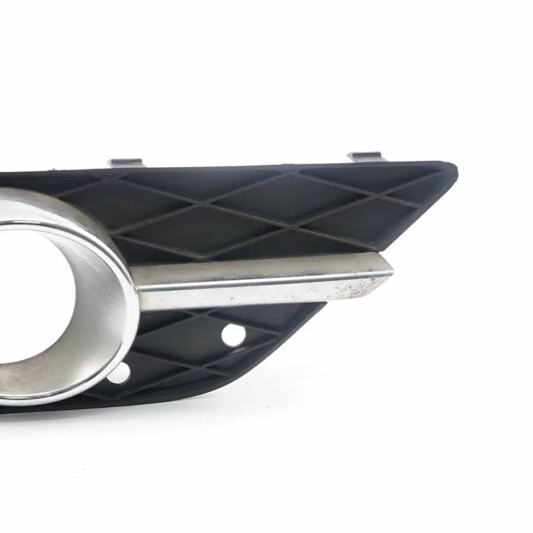 Parachoques Delantero Luz Antiniebla Rejilla Izquierda para Mercedes W169 W245 con número de pieza A1698852922 Mercedes W169 W245 Parachoques Delantero Luz Antiniebla Rejilla Izquierda - SKU A1698852922 - Número de pieza A1698852922