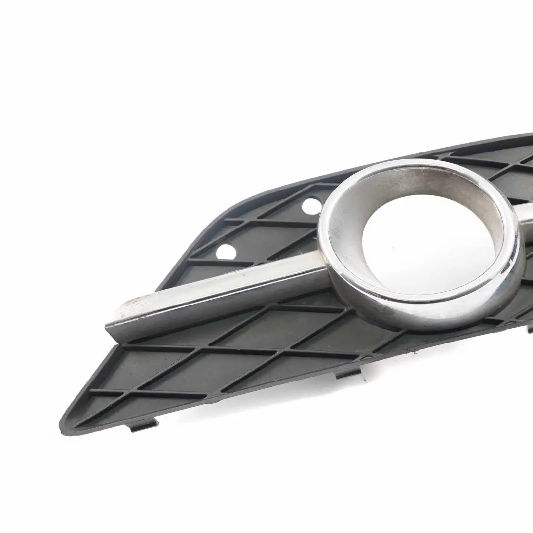 paraurti anteriore fendinebbia sinistra griglia per Mercedes W169 W245 con numero di parte A1698852922 Mercedes W169 W245 paraurti anteriore fendinebbia sinistra griglia - SKU A1698852922 - Numero di parte A1698852922