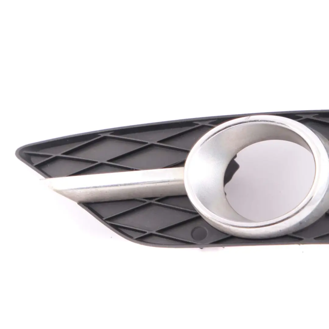 Pare-chocs avant Cache-feux antibrouillard Grille droite pour Mercedes W169 à propos du numéro de pièce A1698853022 Mercedes W169 Pare-chocs avant Cache-feux antibrouillard Grille droite - SKU A1698853022 - Numéro de pièce A1698853022