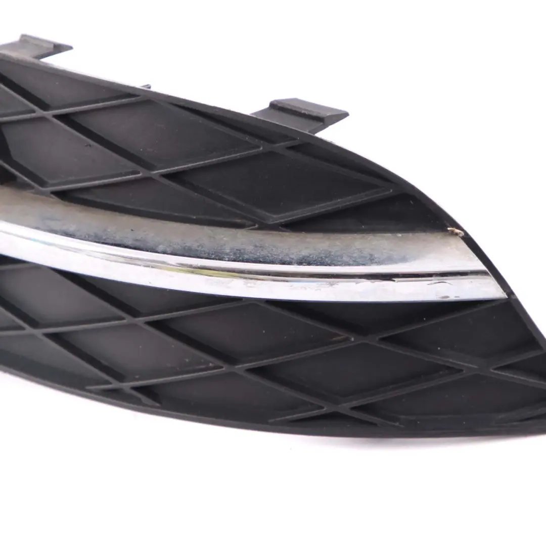 Pare-chocs avant Cache-feux antibrouillard Grille droite pour Mercedes W169 à propos du numéro de pièce A1698853022 Mercedes W169 Pare-chocs avant Cache-feux antibrouillard Grille droite - SKU A1698853022 - Numéro de pièce A1698853022