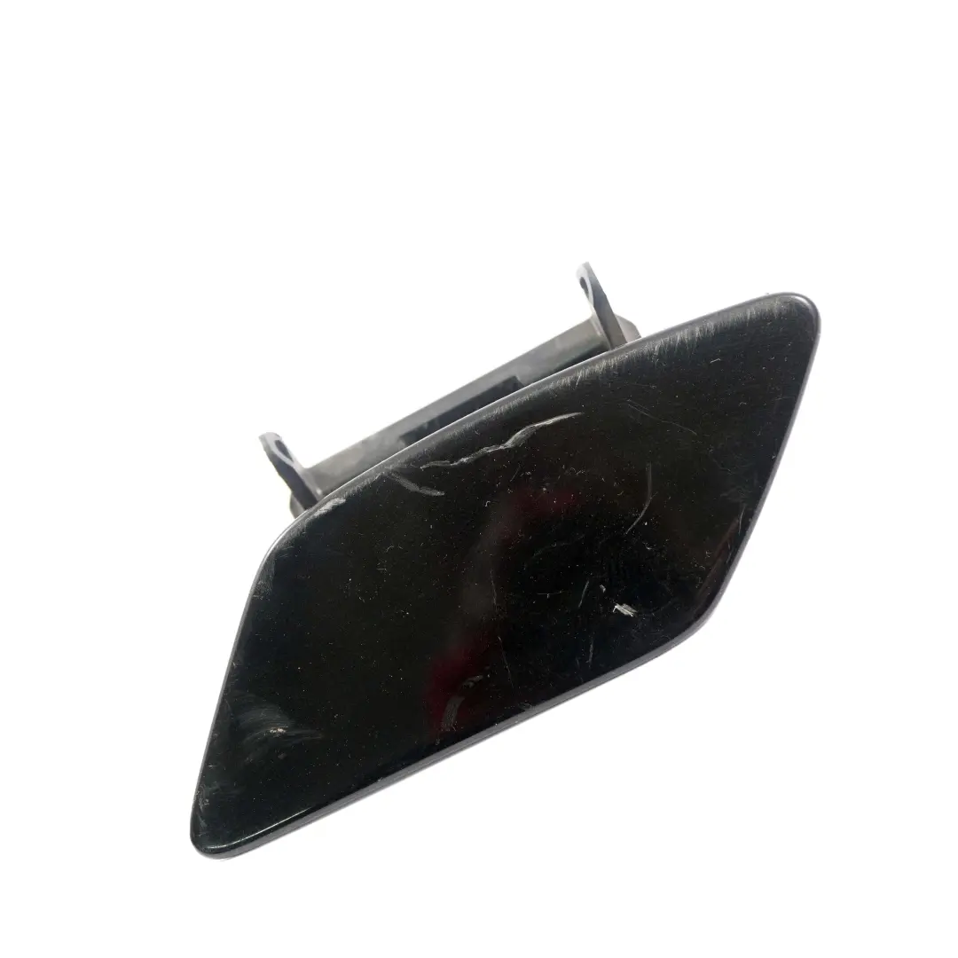 Osłona Spryskiwacza Zaślepka Lewa Czarna do Mercedes W169 o numerze A1698870325 Mercedes W169 Osłona Spryskiwacza Zaślepka Lewa Czarna - SKU A1698870325-KB - Numer Części A1698870325