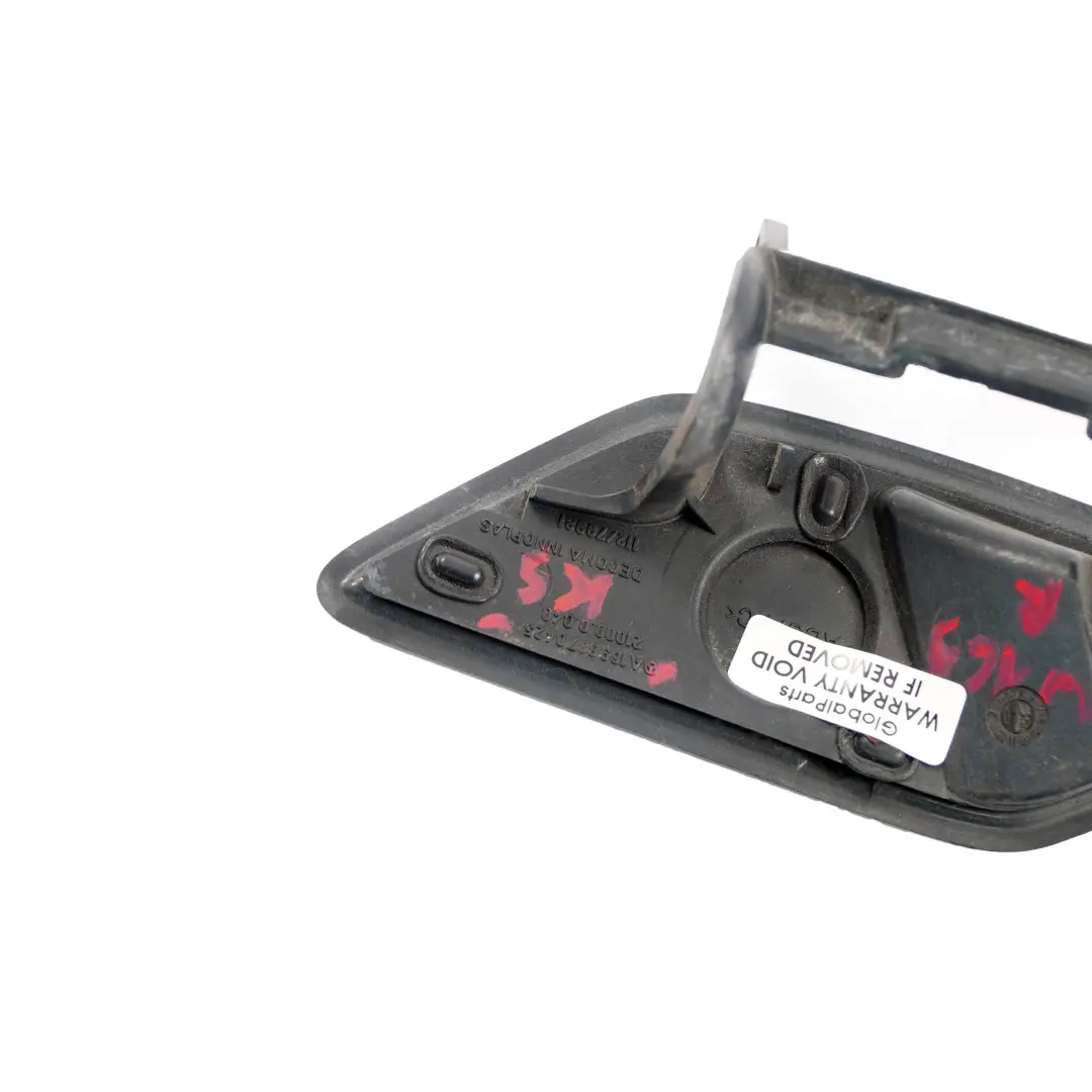 Mercedes-Benz A W169 Blende Spritzdüse Rechts Abdeckung Kosmos Black für mit Teilenummer A1698870425 Mercedes-Benz A W169 Blende Spritzdüse Rechts Abdeckung Kosmos Black - SKU A1698870425-KB - Teilenummer A1698870425