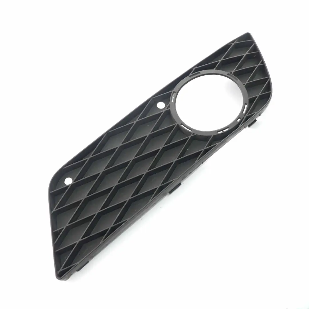 Phares antibrouillards pare-chocs avant couvercle lampe gauche pour Mercedes W169 à propos du numéro de pièce A1698870525 Mercedes W169 Phares antibrouillards pare-chocs avant couvercle lampe gauche - SKU A1698870525-1 - Numéro de pièce A1698870525