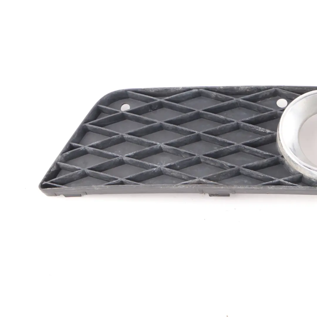 Phares antibrouillards chocs avant couvercle gauche pour Mercedes W169 à propos du numéro de pièce A1698870525 Mercedes W169 Phares antibrouillards chocs avant couvercle gauche - SKU A1698870525 - Numéro de pièce A1698870525