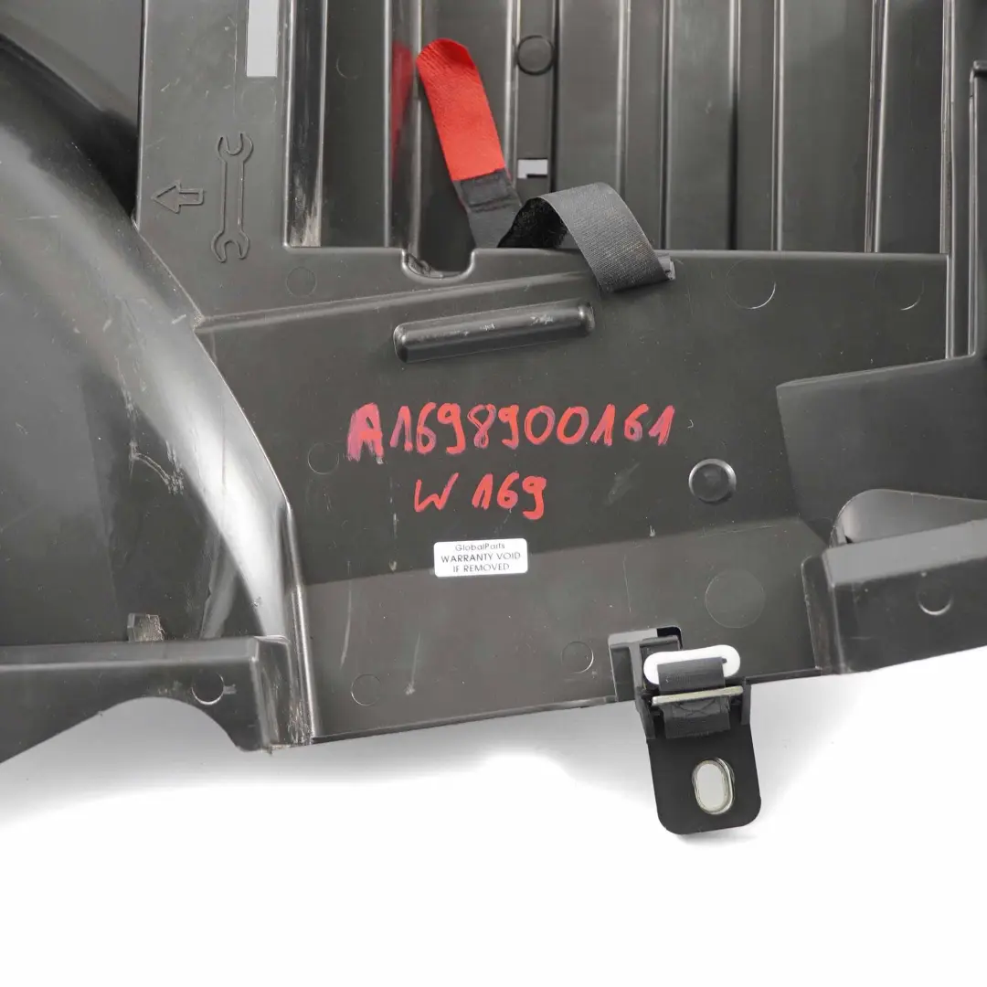 Classe A W169 Supporto Kit Primo Soccorso Kit Attrezzi per Mercedes con numero di parte A1698900161 Mercedes Classe A W169 Supporto Kit Primo Soccorso Kit Attrezzi - SKU A1698900161 - Numero di parte A1698900161