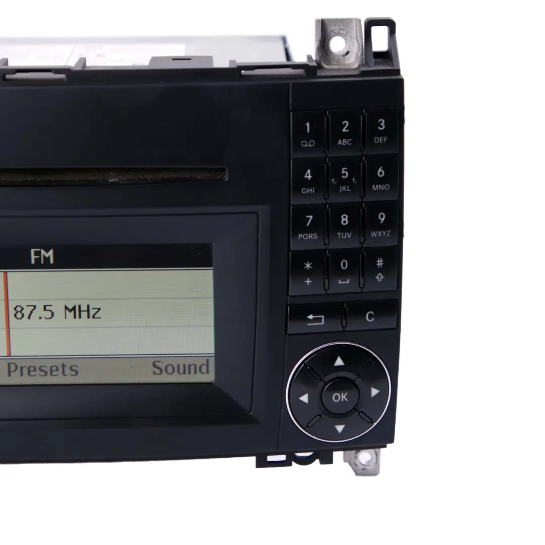Radio CD do Mercedes W169 W245 o numerze A1699002000 Mercedes W169 W245 Radio CD - SKU A1699002000 - Numer Części A1699002000