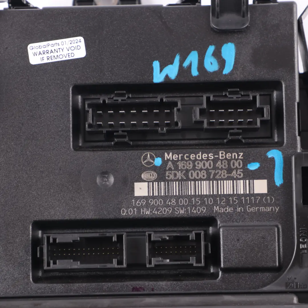 SAM Steuermodul ECU Sicherungskasten für Mercedes W169 W245 mit Teilenummer A1699004800 Mercedes W169 W245 SAM Steuermodul ECU Sicherungskasten - SKU A1699004800-1 - Teilenummer A1699004800