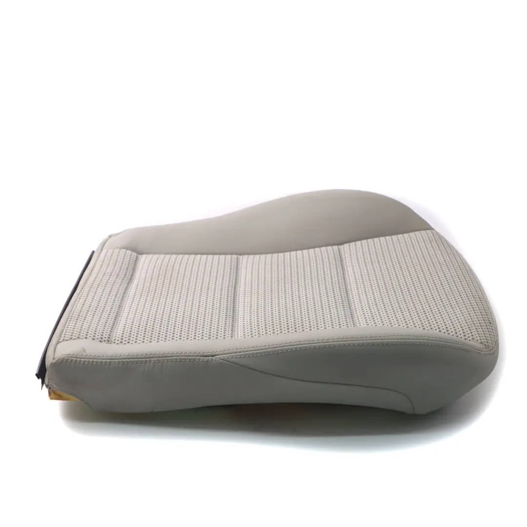 Vordersitz Stoff Leder Sitzbezug Verkleidung Grau für Mercedes W169 W245 mit Teilenummer A1699100246 Mercedes W169 W245 Vordersitz Stoff Leder Sitzbezug Verkleidung Grau - SKU A1699100246 - Teilenummer A1699100246