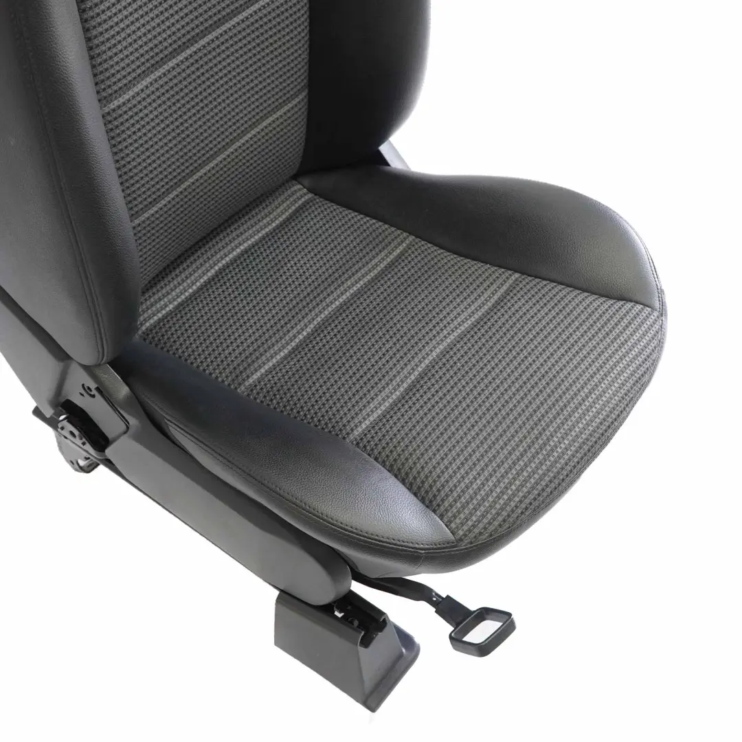 Sedile Anteriore Mercedes W169 Sinistro Riscaldato Pelle Panno Schienale Nero per con numero di parte A1699102547 Sedile Anteriore Mercedes W169 Sinistro Riscaldato Pelle Panno Schienale Nero - SKU A1699102547-1 - Numero di parte A1699102547