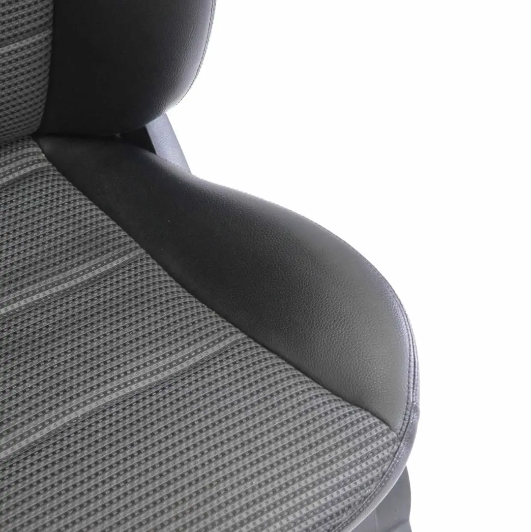 Sedile Anteriore Mercedes W169 Sinistro Riscaldato Pelle Panno Schienale Nero per con numero di parte A1699102547 Sedile Anteriore Mercedes W169 Sinistro Riscaldato Pelle Panno Schienale Nero - SKU A1699102547-1 - Numero di parte A1699102547