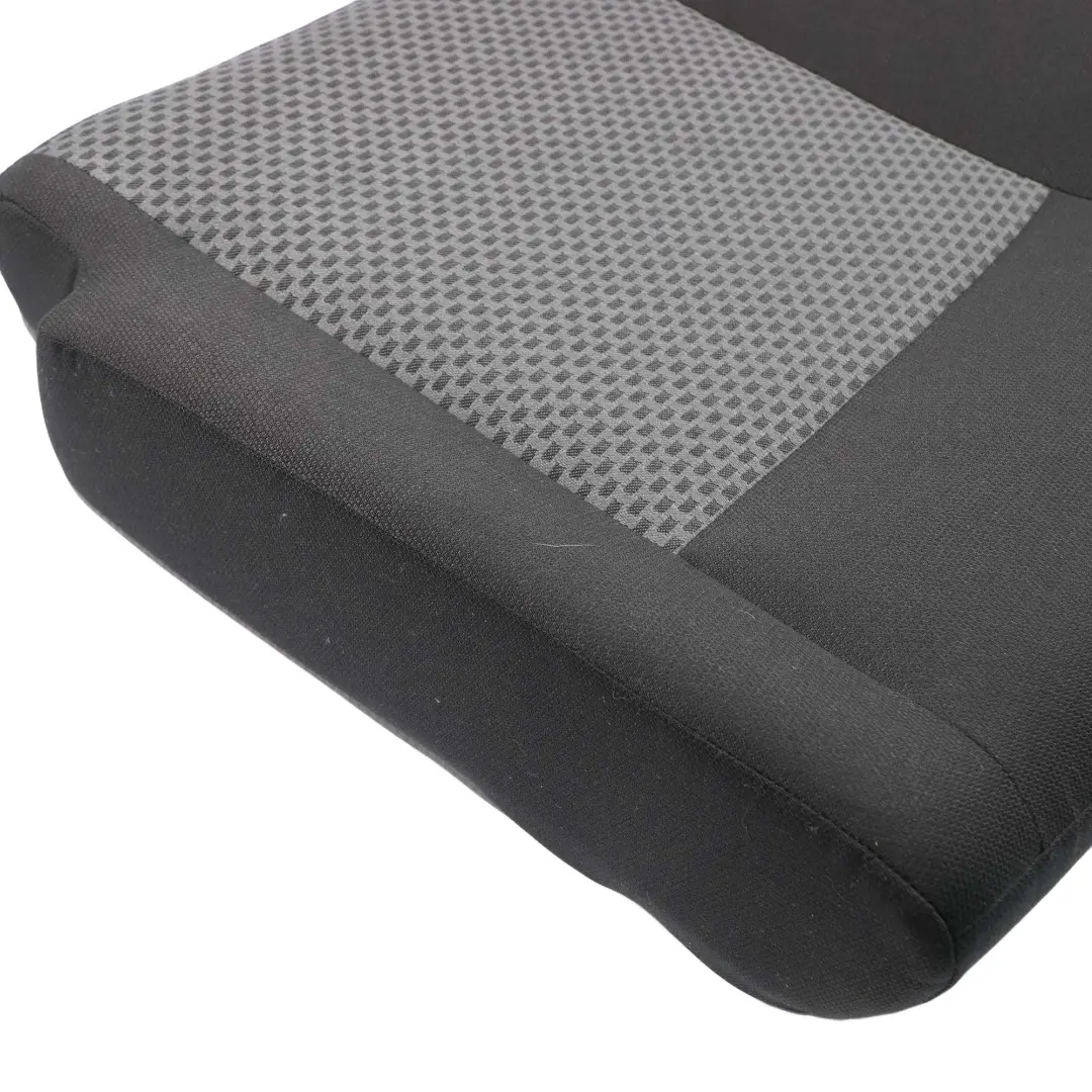 Housse Banquette Arrière Gauche Tissu Anthracite Noir pour Mercedes W169 à propos du numéro de pièce A1699200146 Mercedes W169 Housse Banquette Arrière Gauche Tissu Anthracite Noir - SKU A1699200146 - Numéro de pièce A1699200146