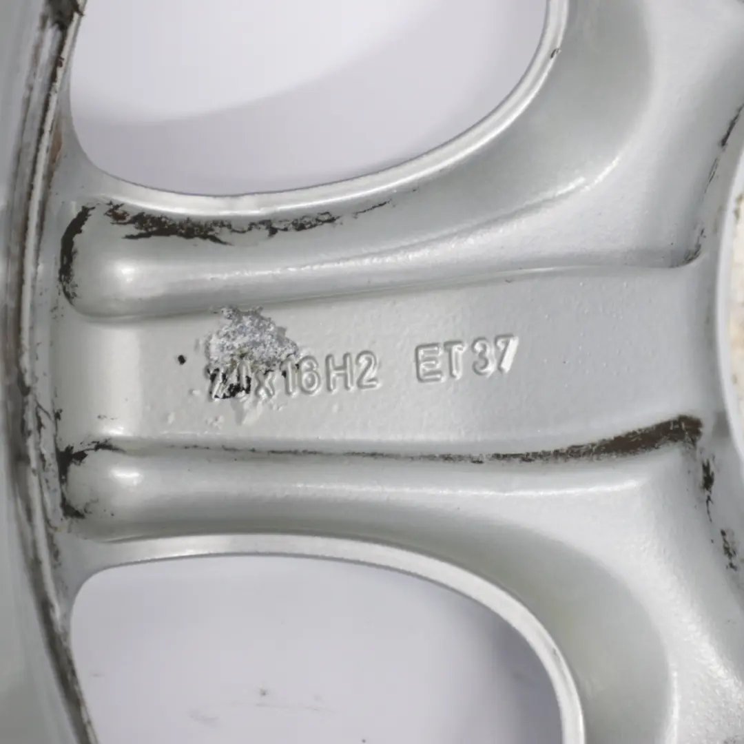 Jante alliage avant argent 16" 7J ET:37 pour Mercedes SLK R170 à propos du numéro de pièce A1704010202 Mercedes SLK R170 Jante alliage avant argent 16" 7J ET:37 - SKU A1704010202-1 - Numéro de pièce A1704010202