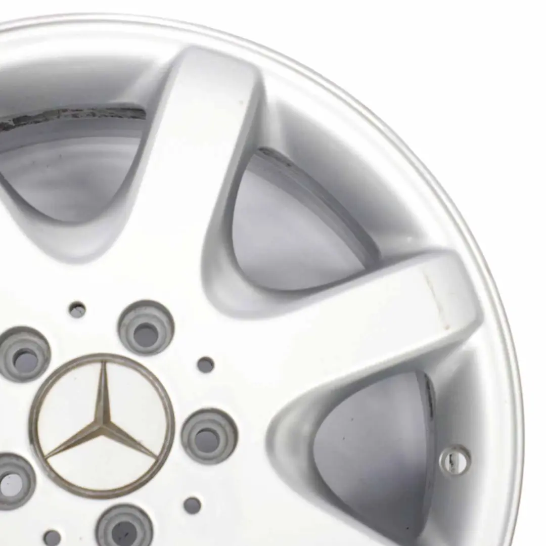 Llanta de aleación delantera de plata 16" 7J ET:37 para Mercedes SLK R170 con número de pieza A1704010202 Mercedes SLK R170 Llanta de aleación delantera de plata 16" 7J ET:37 - SKU A1704010202-1 - Número de pieza A1704010202