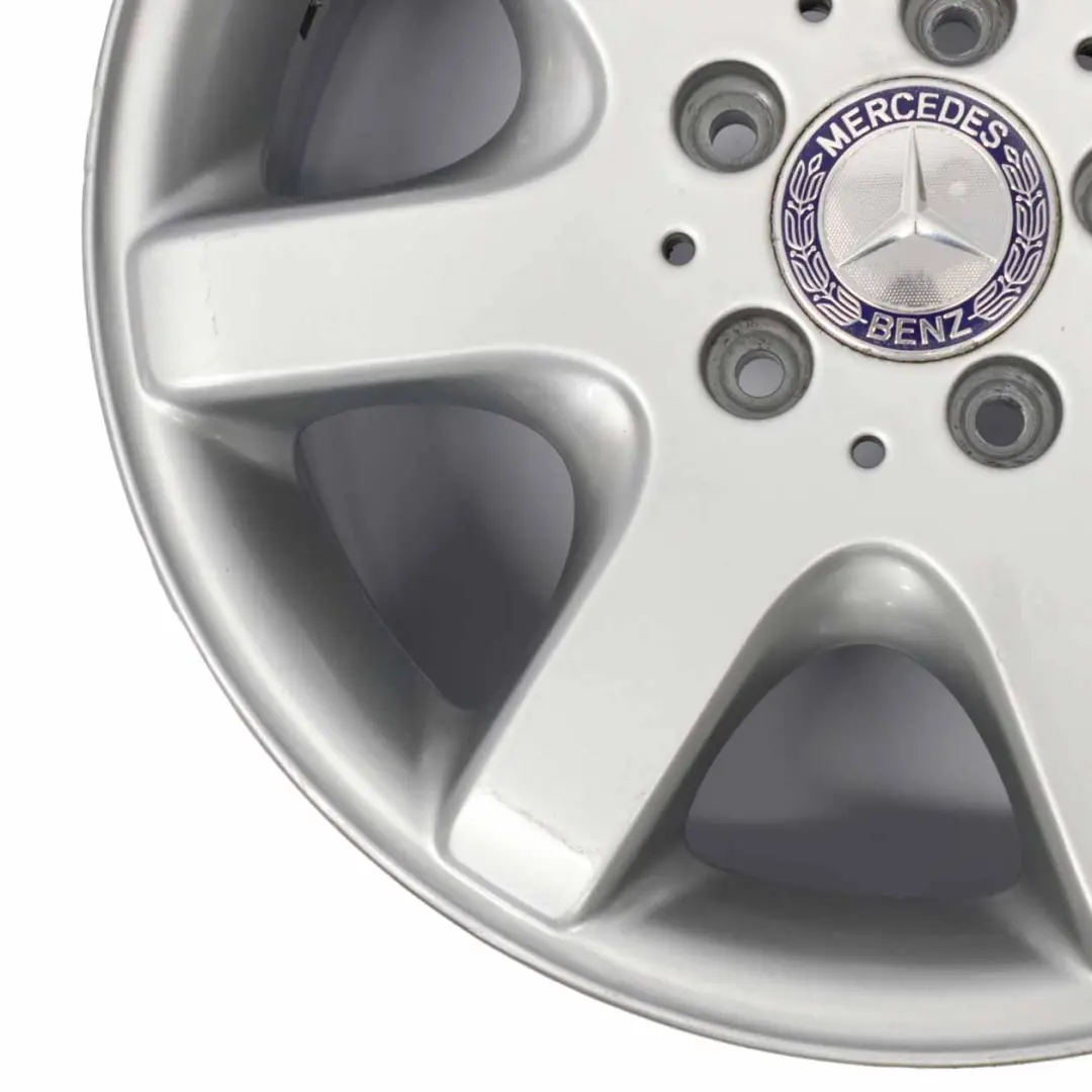 Cerchio anteriore in lega argento 16" 7J ET:37 per Mercedes SLK R170 con numero di parte A1704010202 Mercedes SLK R170 Cerchio anteriore in lega argento 16" 7J ET:37 - SKU A1704010202-2 - Numero di parte A1704010202