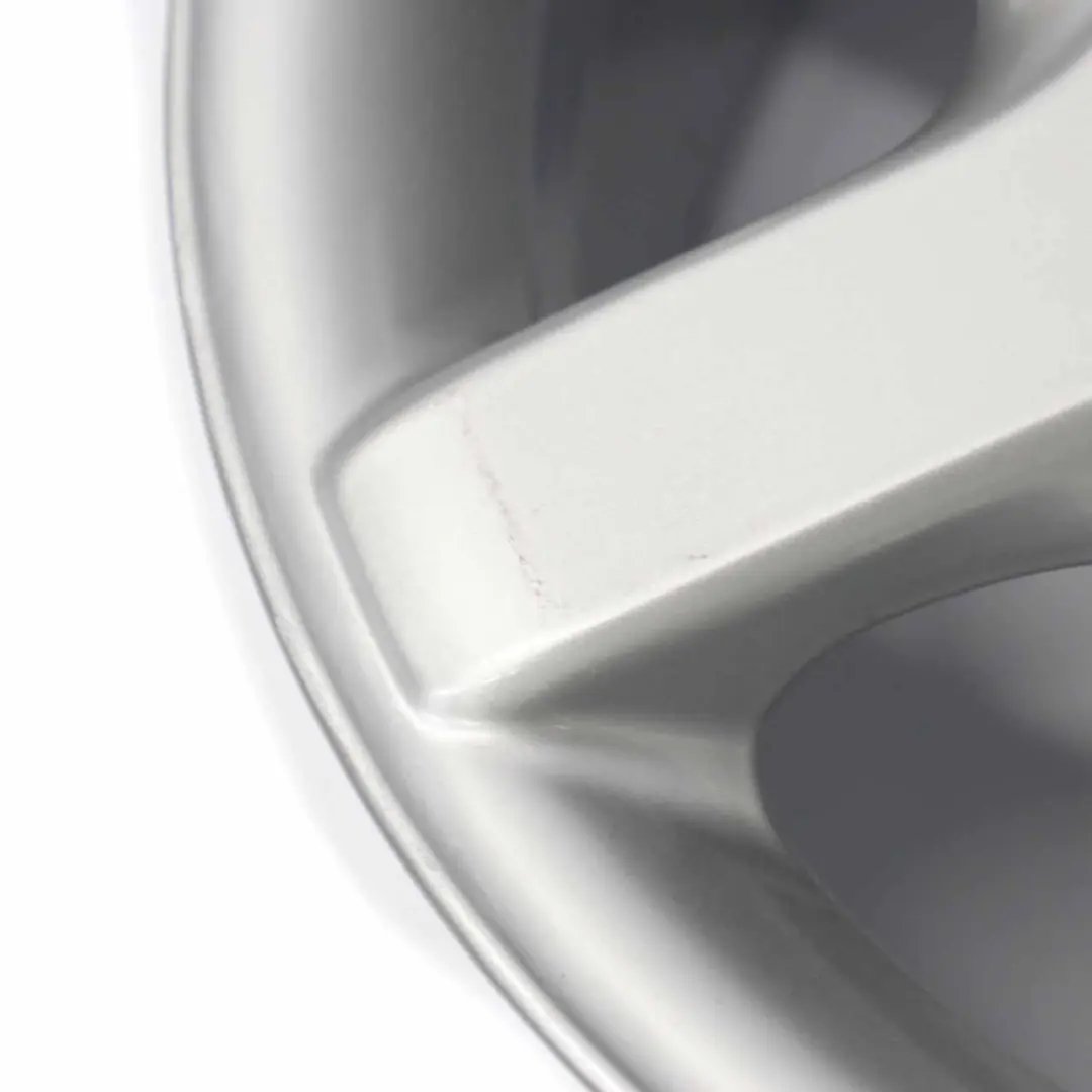 Silberne Leichtmetall felge vorne 16" 7J ET:37 für Mercedes SLK R170 mit Teilenummer A1704010202 Mercedes SLK R170 Silberne Leichtmetall felge vorne 16" 7J ET:37 - SKU A1704010202-2 - Teilenummer A1704010202