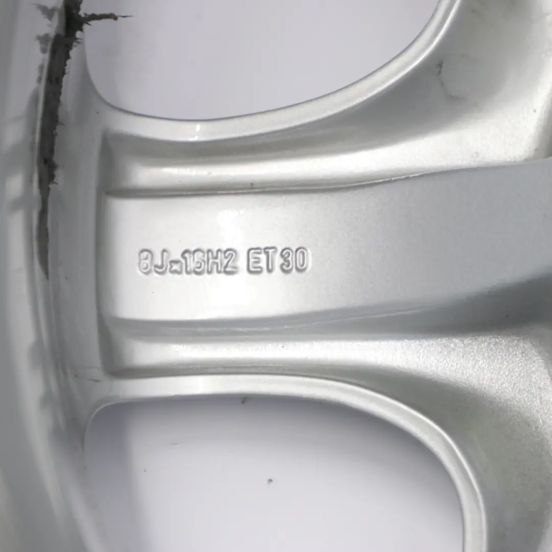 Cerchio in lega argento posteriore 16" 8J ET:30 per Mercedes SLK R170 con numero di parte A1704010302 Mercedes SLK R170 Cerchio in lega argento posteriore 16" 8J ET:30 - SKU A1704010302-1 - Numero di parte A1704010302