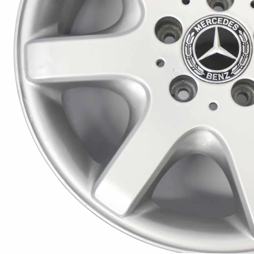 Felge hinten silber 16" 8J ET:30 für Mercedes SLK R170 mit Teilenummer A1704010302 Mercedes SLK R170 Felge hinten silber 16" 8J ET:30 - SKU A1704010302-1 - Teilenummer A1704010302