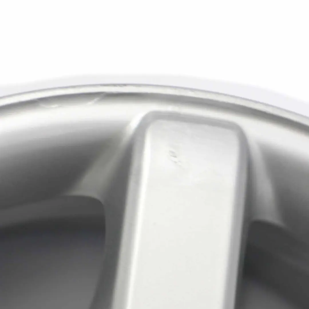 Cerchio in lega argento posteriore 16" 8J ET:30 per Mercedes SLK R170 con numero di parte A1704010302 Mercedes SLK R170 Cerchio in lega argento posteriore 16" 8J ET:30 - SKU A1704010302-1 - Numero di parte A1704010302