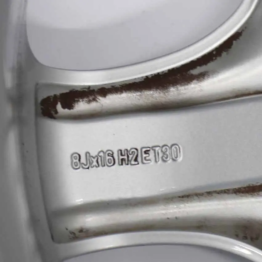 Felge hinten silber 16" 8J ET:30 für Mercedes SLK R170 mit Teilenummer A1704010302 Mercedes SLK R170 Felge hinten silber 16" 8J ET:30 - SKU A1704010302-2 - Teilenummer A1704010302