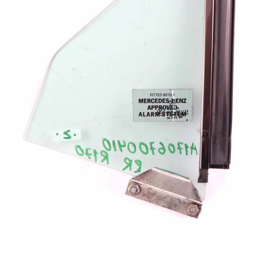 Cuarto Ventana Vidrio Trasero Derecho para Mercedes SLK R170 Convertible con número de pieza A1706700410 Mercedes SLK R170 Convertible Cuarto Ventana Vidrio Trasero Derecho - SKU A1706700410 - Número de pieza A1706700410