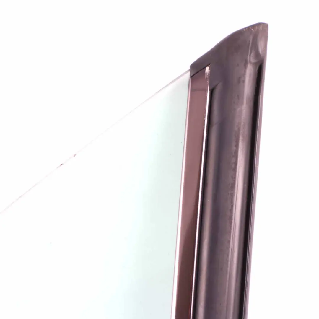 Cuarto Ventana Vidrio Trasero Derecho para Mercedes SLK R170 Convertible con número de pieza A1706700410 Mercedes SLK R170 Convertible Cuarto Ventana Vidrio Trasero Derecho - SKU A1706700410 - Número de pieza A1706700410