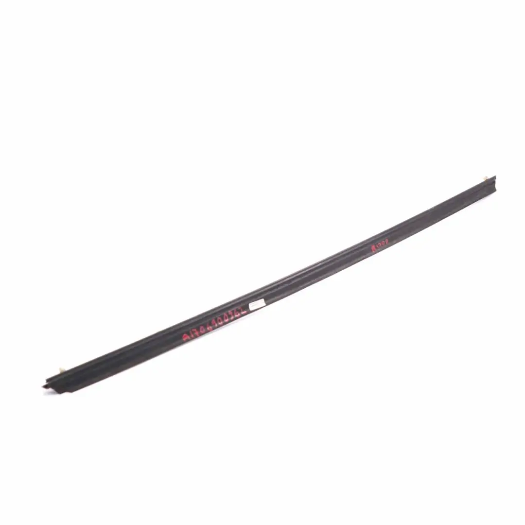 Mercedes SLK R170 Baguette de Porte Avant Droite Joint de Porte Bas - SKU A1706901062 - Numéro de pièce A1706901062