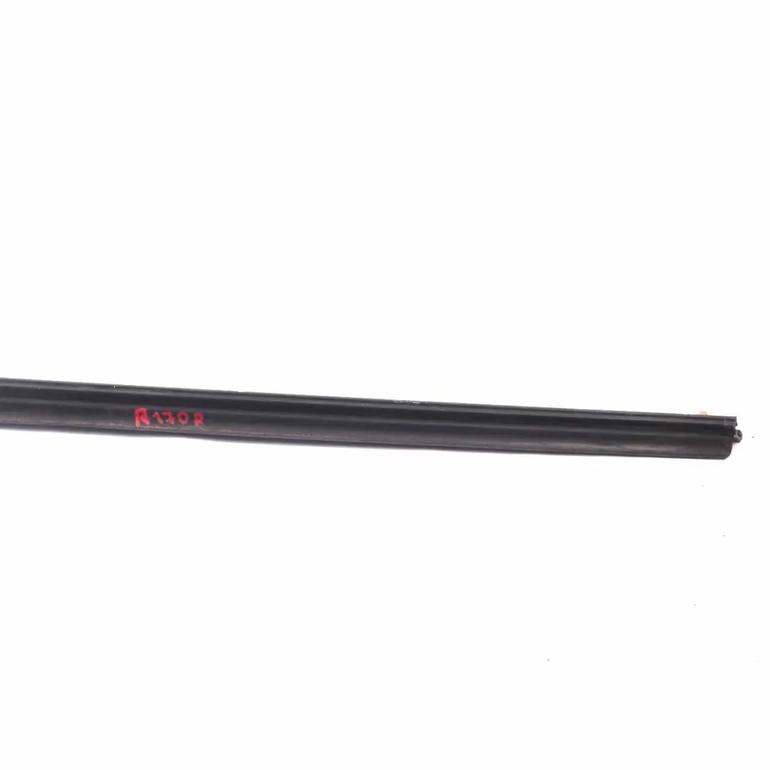 Mercedes SLK R170 Baguette de Porte Avant Droite Joint de Porte Bas - SKU A1706901062 - Numéro de pièce A1706901062