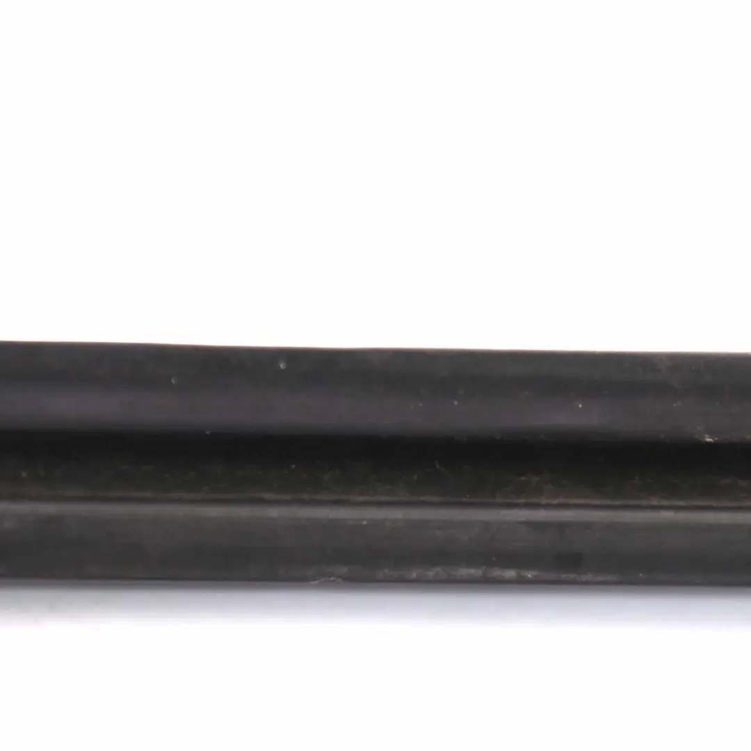 Mercedes SLK R170 Baguette de Porte Avant Droite Joint de Porte Bas - SKU A1706901062 - Numéro de pièce A1706901062