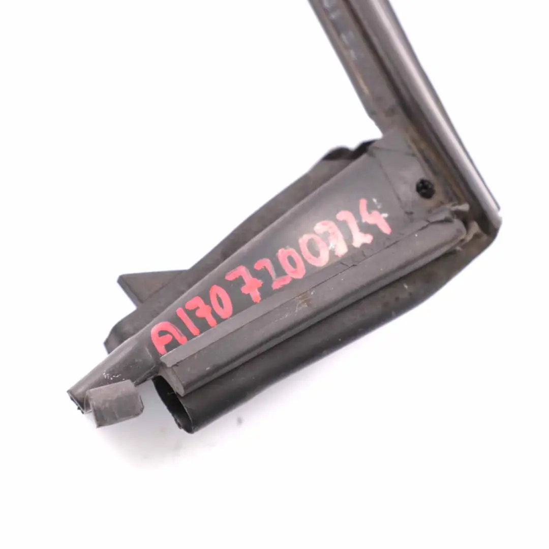 Guarnizione finestrino porta anteriore sinistra per Mercedes SLK R170 con numero di parte A1707200324 Mercedes SLK R170 Guarnizione finestrino porta anteriore sinistra - SKU A1707200324 - Numero di parte A1707200324