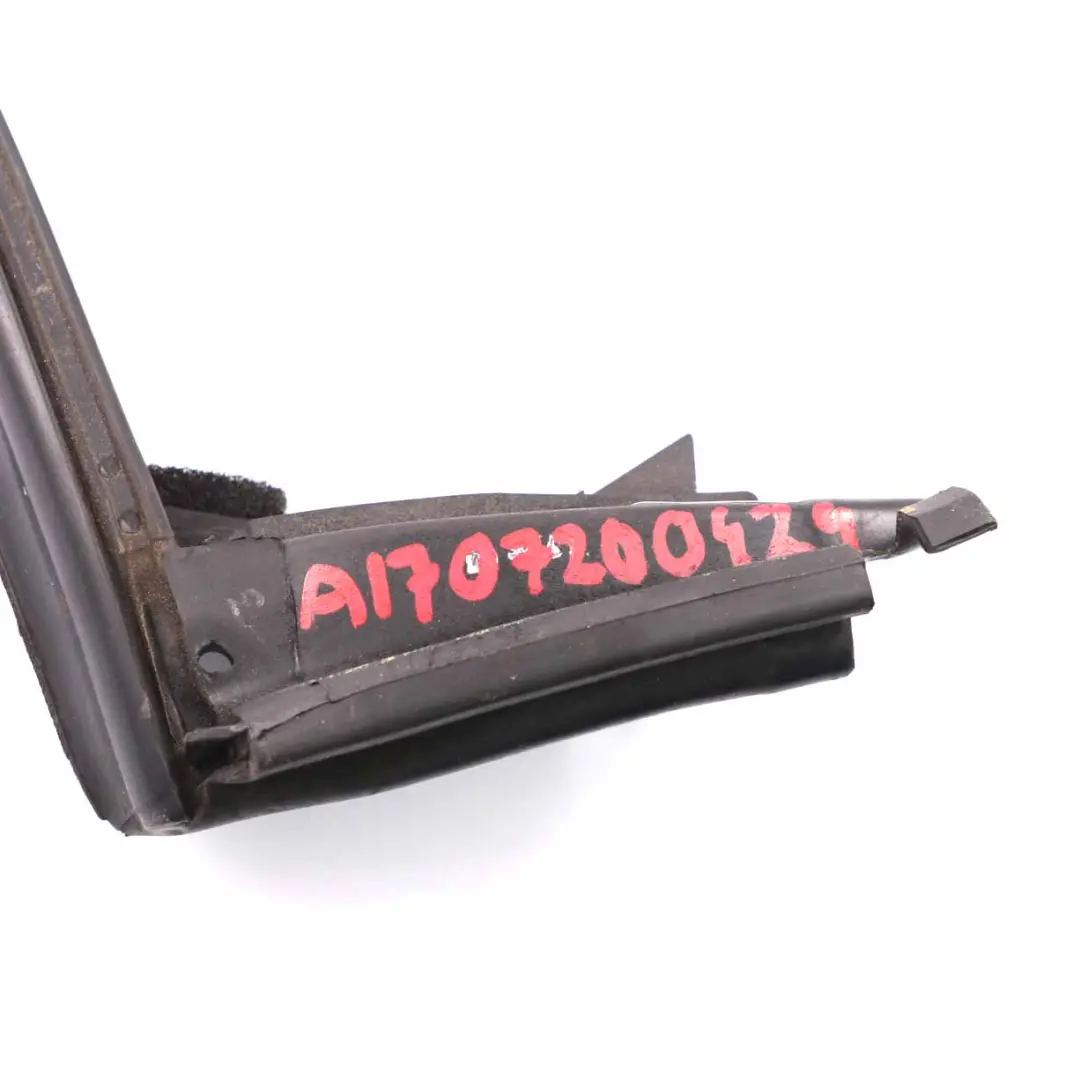 Guarnizione finestrino porta anteriore destra telaio per Mercedes R170 con numero di parte A1707200424 Mercedes R170 Guarnizione finestrino porta anteriore destra telaio - SKU A1707200424 - Numero di parte A1707200424