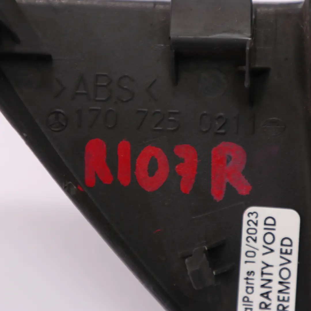 Couvercle rétroviseur Triangle Avant Droit Noir pour Mercedes SLK R170 à propos du numéro de pièce A1707250211 Mercedes SLK R170 Couvercle rétroviseur Triangle Avant Droit Noir - SKU A1707250211 - Numéro de pièce A1707250211