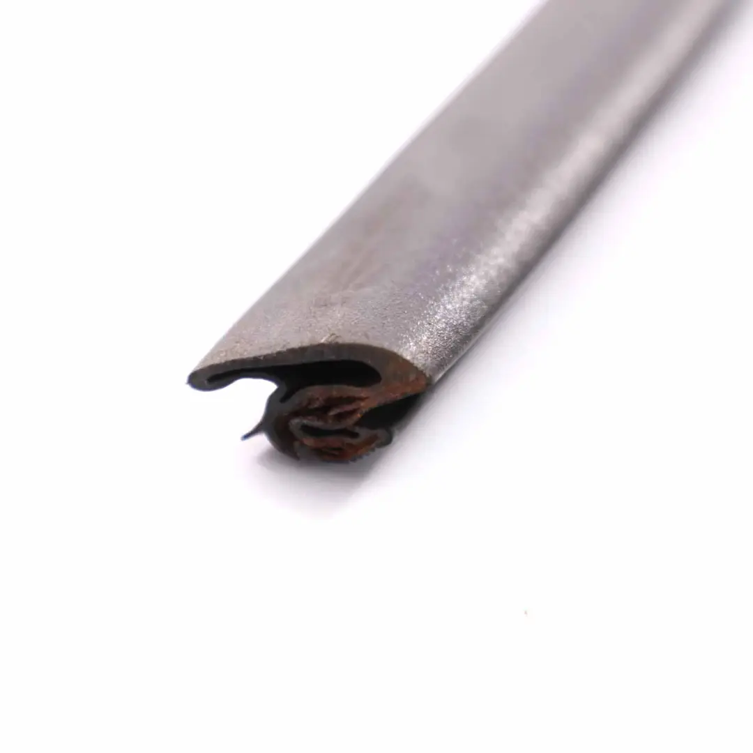 Sello ventana puerta delantera derecha Junta goma para Mercedes SLK R170 con número de pieza A1707251065 Mercedes SLK R170 Sello ventana puerta delantera derecha Junta goma - SKU A1707251065 - Número de pieza A1707251065