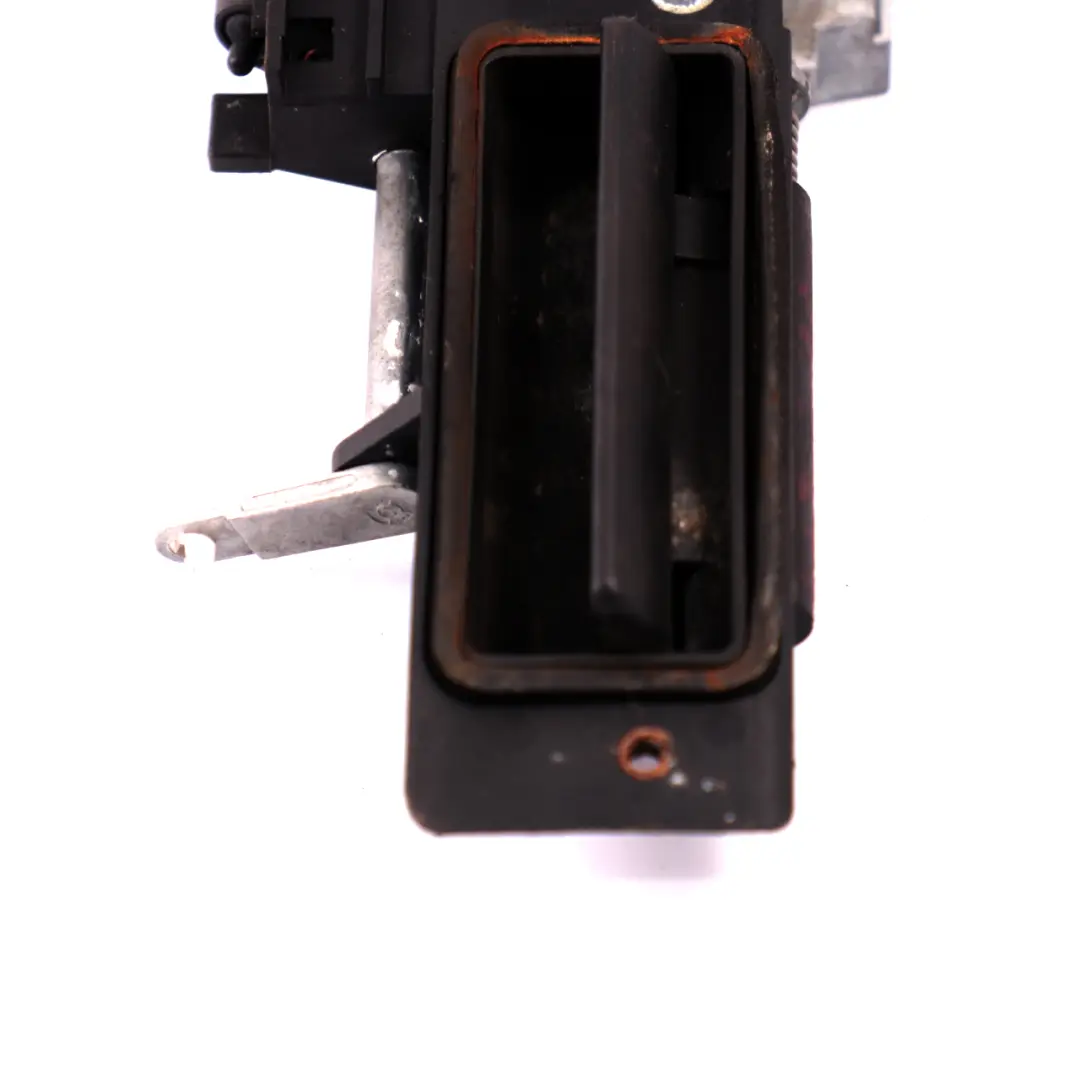 Zamek klamka tylnej klapy do Mercedes E W210 S210 o numerze A1707500093 Mercedes E W210 S210 Zamek klamka tylnej klapy - SKU A1707500093 - Numer Części A1707500093