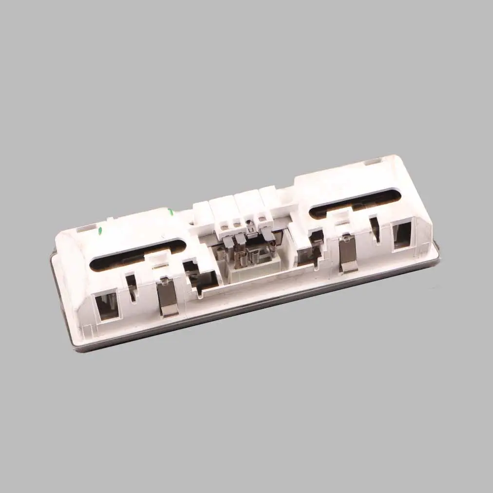 Tetto interno Unità luce lampada di lettura per Mercedes SLK R170 con numero di parte A1708200001 Mercedes SLK R170 Tetto interno Unità luce lampada di lettura - SKU A1708200001 - Numero di parte A1708200001