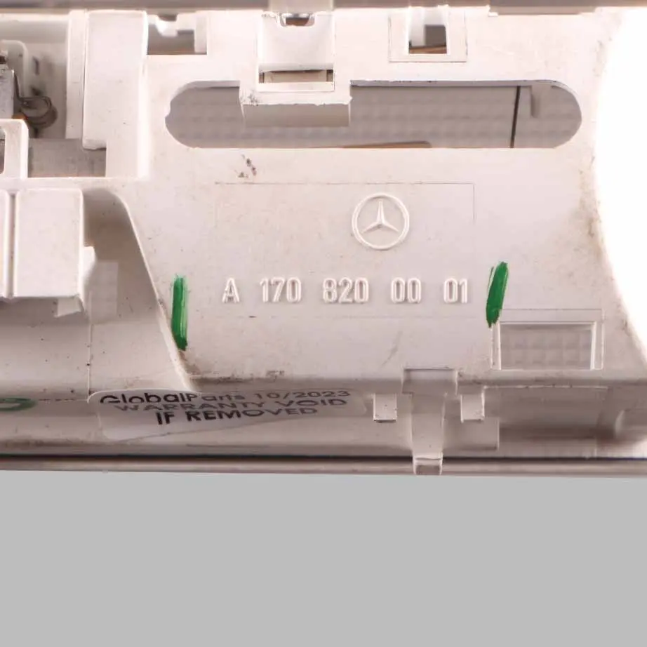 Tetto interno Unità luce lampada di lettura per Mercedes SLK R170 con numero di parte A1708200001 Mercedes SLK R170 Tetto interno Unità luce lampada di lettura - SKU A1708200001 - Numero di parte A1708200001